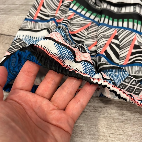 NEW Express top - Picture 2 of 6